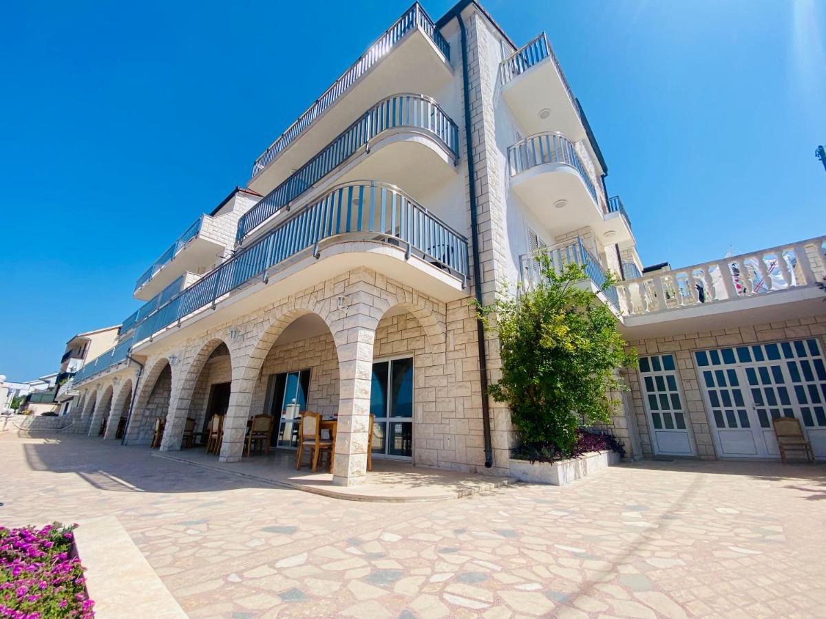 Hotel Buenavista Beach House Trogir Mastrinka Exteriör bild